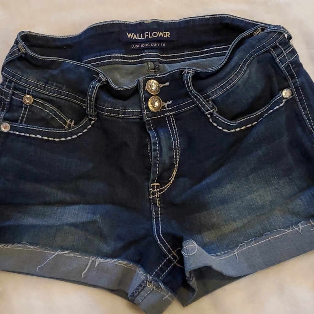 Wallflower shorts